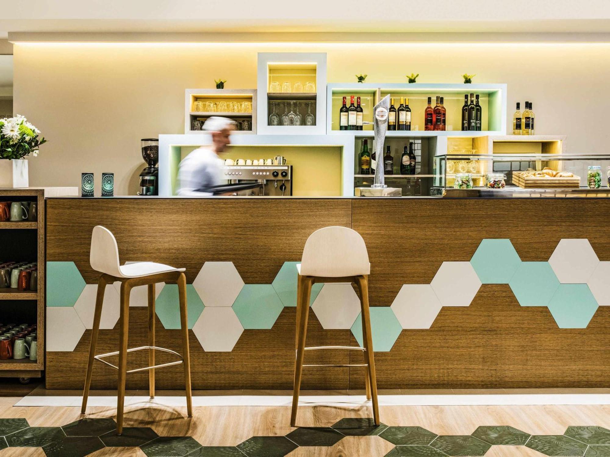 Ibis Styles Barcelona Centre — Photos 1